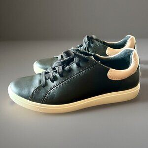 ECCO Women’s Soft 7 Street Sneaker Size 7 Extra Width